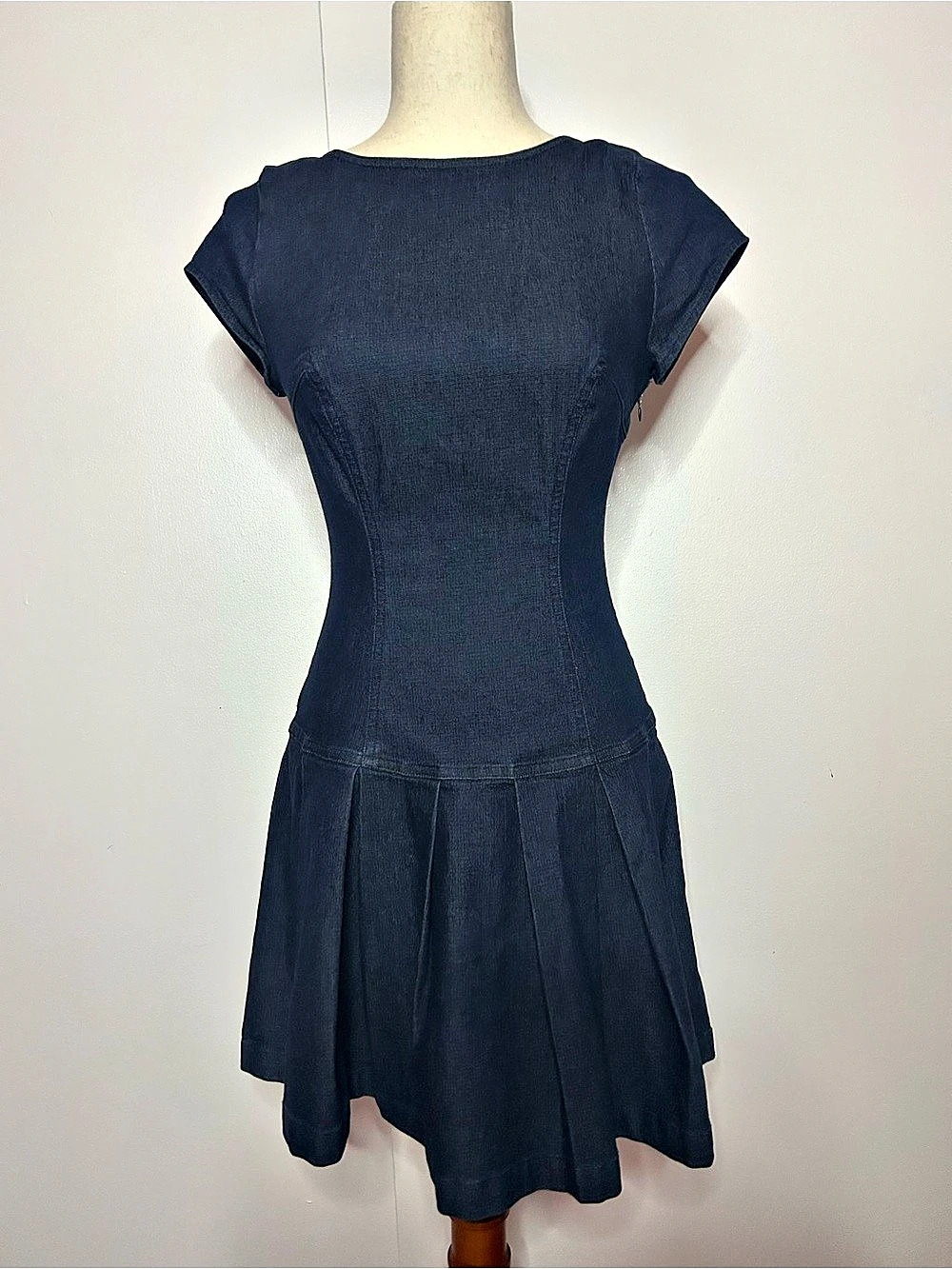 URBAN OUTFITTERS Open Back Bow Dark Wash Blue Denim Cotton Mini Dress - Size XS